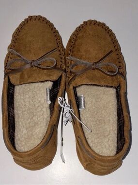 Kids size 3 Cat & Jack Slippers Chestnut Boys/ Girls